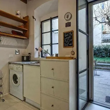 Il Tulipano With Patio Apartment Florenz